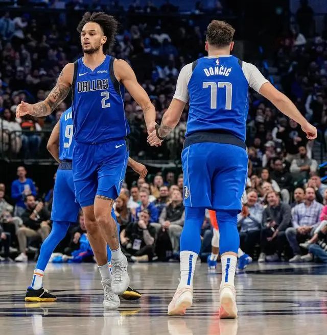 今日NBA战报消息;独行侠128-114逆转太阳:东契奇50+6+14&里程碑 阿伦32分