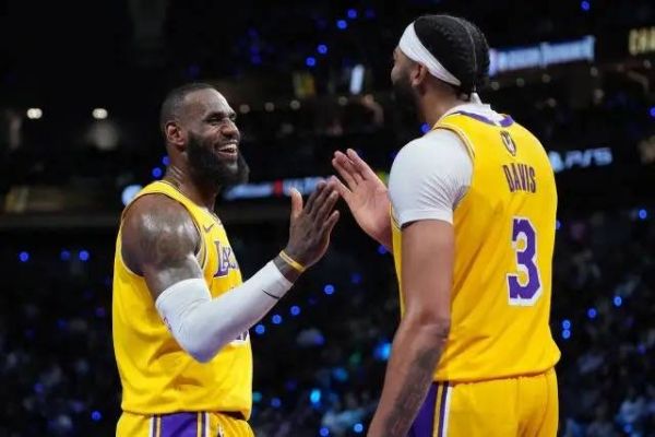 nba湖人最新新闻:湖人对阵尼克斯 詹姆斯浓眉伍德均出战成疑