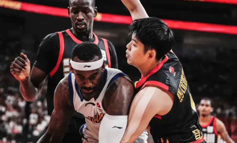 惨烈！广厦深圳三场伤 6 人，残阵对决谁能撑到最后